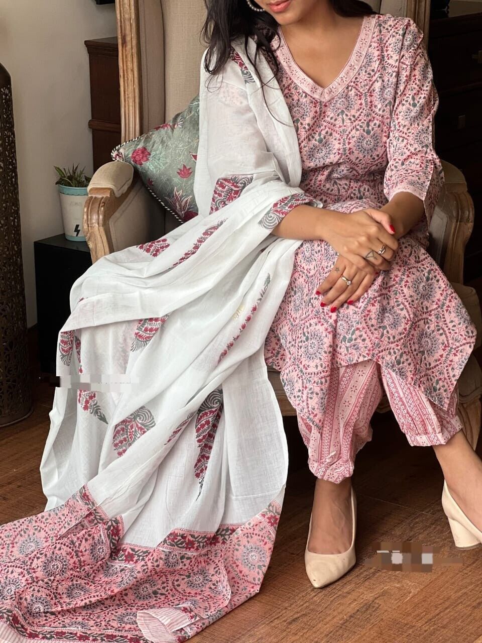 pink floral kurti,pink salwar kameez,floral embroidered kurti,pink ethnic wear,handcrafted cotton kurti,pink kurti set,women kurti pant dupatta,traditional pakistani suit,floral print kurti set,cotton floral kurti,pink kurta with dupatta,three piece pink suit,elegant pink outfit,party wear kurti set,floral thread work kurti,pink wedding wear dress,pink cotton suit for women,pakistani kurti design,pink festive outfit,designer floral kurta,soft cotton pink kurti,stylish pink salwar kameez,floral printed suit