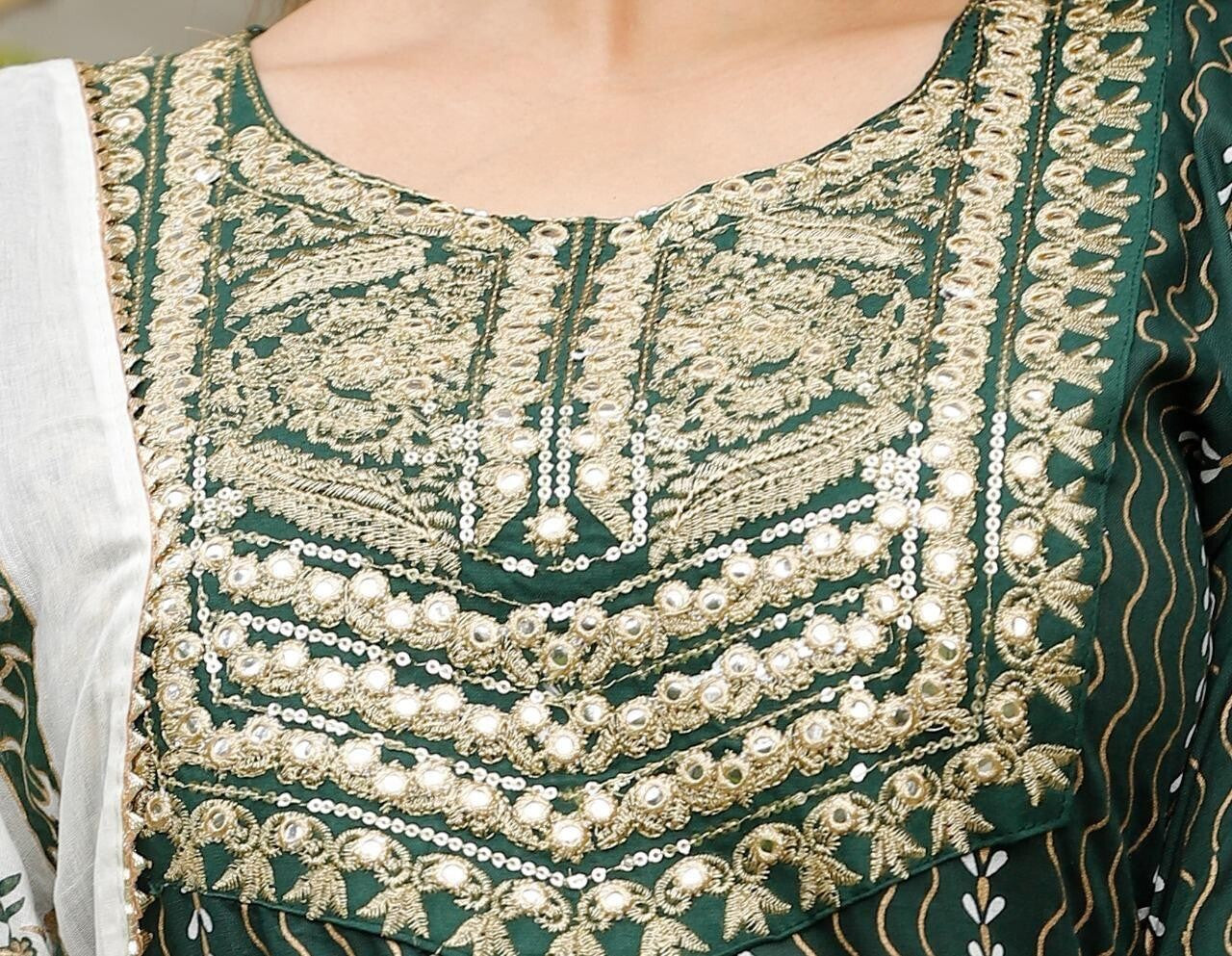 green salwar kameez,green cotton kurti set,pakistani style suit,handmade salwar suit,embroidered green kurta,green ethnic wear,traditional salwar kameez,women’s green kurti set,green kurti with dupatta,green pakistani outfit,cotton salwar kameez set,green wedding outfit,handcrafted ethnic suit,three piece green suit,green party wear dress,green suit for women,indian pakistani style kurti,green scoop neck kurti,printed green kurti set,green festival outfit,soft cotton salwar suit,green kurti pant dupatta,gre