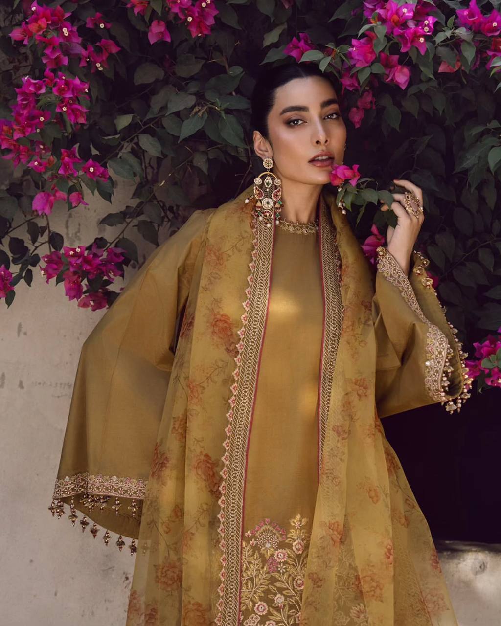 French Crepe Suit Set, Farshi Pant Dress for Women, Embroidery Sequence Suit, Moti Work Kurti Set, Heavy Lace Work Outfit, Designer Indian Suit 2025, Tissue Silk Dupatta Suit, Readymade Ethnic Set, Party Wear for Women, Traditional Wear Dress, Stylish Farshi Kurti Set, Fully Stitched Indian Suit, Fancy Silk Suit Design, Elegant Printed Dupatta Dress, Festive Ethnic Wear for Women
