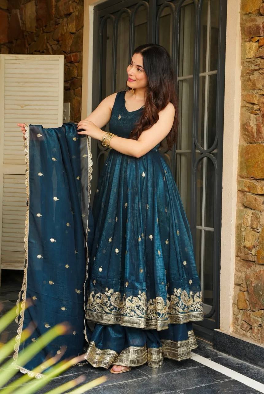 Heavy Crunchy Silk Suit, Embroidery Sequence Dress, Full Flair Suit Set, Designer Party Wear Suit, Indian Ethnic Wear for Women, Wedding Guest Outfit, Readymade Suit for Women, Elegant Kurti Set, Bridal Wear Inspired Suit, Premium Silk Dress for Women, Fancy Embroidered Dress, Full Sleeve Ethnic Set, Traditional Indian Outfit, Heavy Work Suit Set, Stylish Festive Wear for Women,