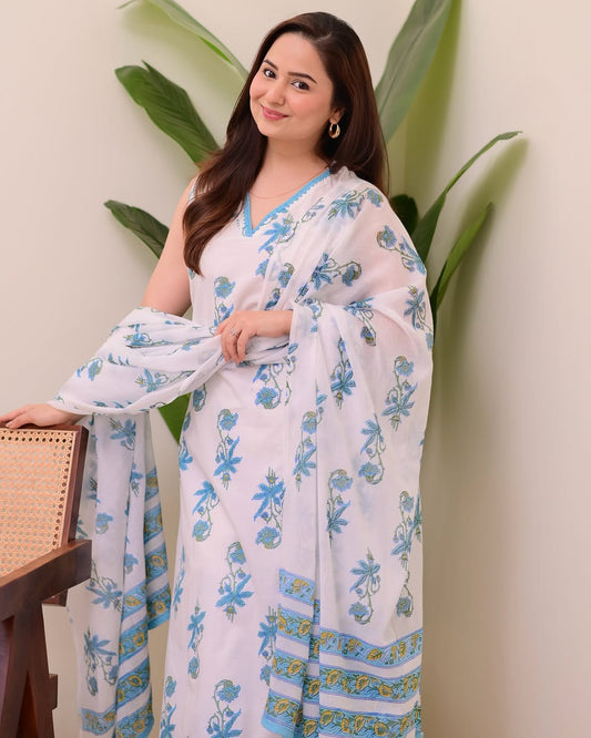 white anarkali gown,white kurti for women,anarkali kurti dress,cotton white kurta,long white gown,white ethnic dress,white angrakha kurti,white printed anarkali,sleeveless anarkali gown,flared white kurti,white festive wear,white kurta with dupatta,white traditional gown,white floor length kurti,elegant anarkali suit,white cotton suit set,white gown for party,ethnic white dress,indian white anarkali,designer white kurti,white embroidered gown,casual white kurti,long white cotton dress,women white ethnic gow