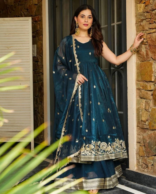 Heavy Crunchy Silk Suit, Embroidery Sequence Dress, Full Flair Suit Set, Designer Party Wear Suit, Indian Ethnic Wear for Women, Wedding Guest Outfit, Readymade Suit for Women, Elegant Kurti Set, Bridal Wear Inspired Suit, Premium Silk Dress for Women, Fancy Embroidered Dress, Full Sleeve Ethnic Set, Traditional Indian Outfit, Heavy Work Suit Set, Stylish Festive Wear for Women,
