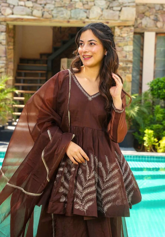 Georgette Suit Set, Heavy Georgette Dress, Party Wear Suit, Ethnic Wear for Women, Stylish Kurti Set, Georgette Top Bottom Dupatta, Lace Work Suit, Designer Indian Dress, Women's Festive Wear, Wedding Guest Outfit, Full Sleeve Kurti Set, Heavy Micro Cotton Inner, Indian Traditional Wear, Latest Suit Design 2025, Readymade Suit for Women,
